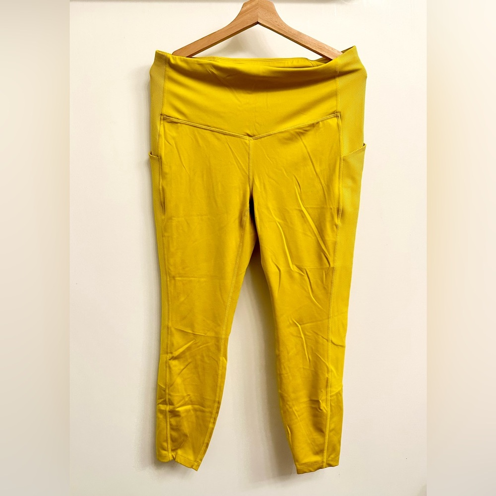 7/8 yellow yoga pants with pockets and ribbed legs
